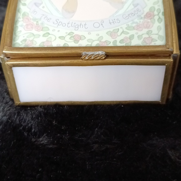 Precious Moments Music Box - Picture 12 of 12